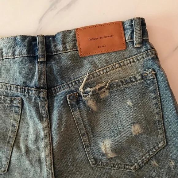 🦋Zara Butterfly Distressed Jean Shorts! - Picture 7 of 9